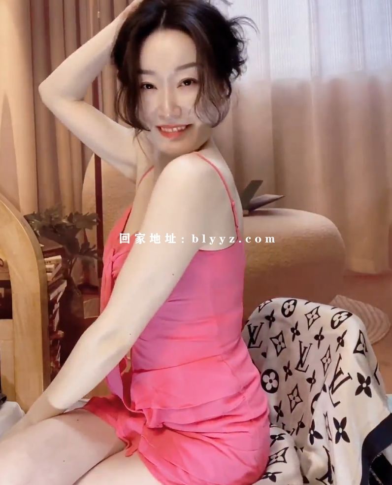 抖音极品冷白皮气质熟女 属属 抠穴扣屁眼自慰福利 13V/2G