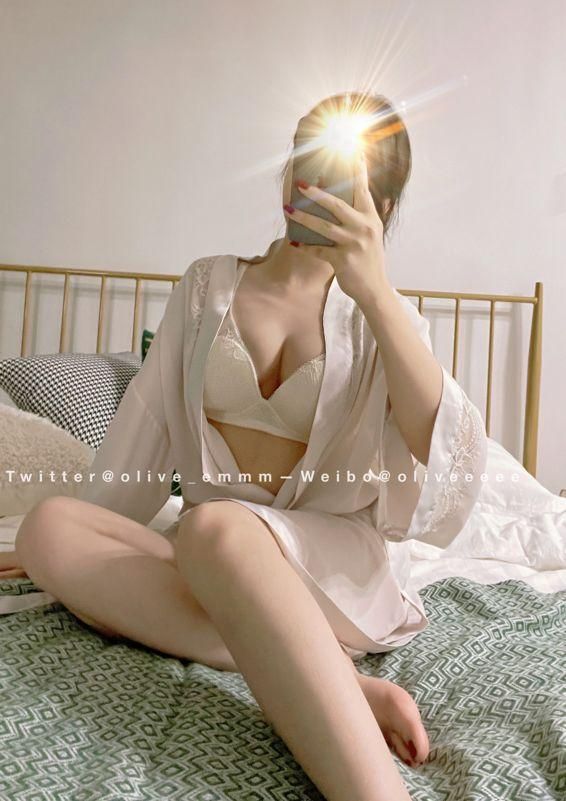 推特、onlyfans人气肥臀网红博主olive_emmm尺度私拍视频图包资源合集 33.8G
